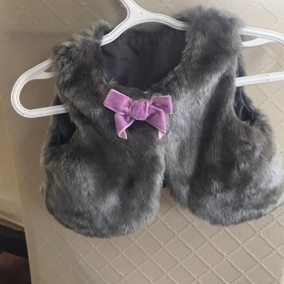Baby girls fur vest - Picture 2 of 3